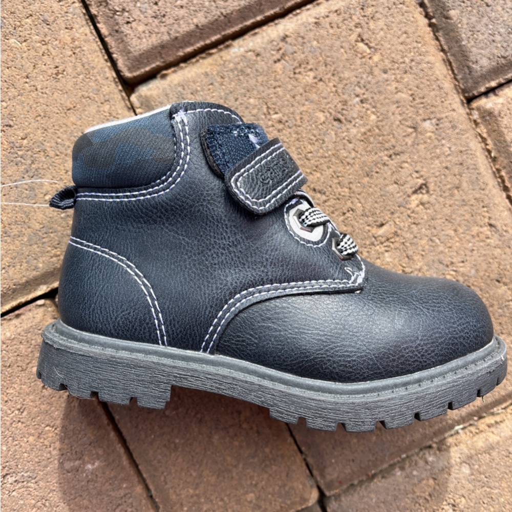Carter’s Mitch Boots